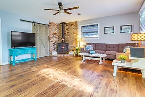 Charming Pensacola Vacation Rental - 3 Mi to Dtwn