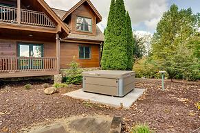 Hot Tub & Game Room: Spacious Nebo Cabin!