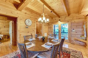 Hot Tub & Game Room: Spacious Nebo Cabin!