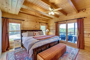 Hot Tub & Game Room: Spacious Nebo Cabin!