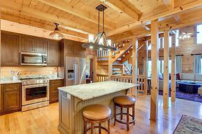 Hot Tub & Game Room: Spacious Nebo Cabin!