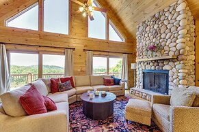 Hot Tub & Game Room: Spacious Nebo Cabin!