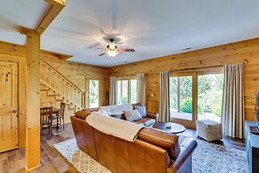 Hot Tub & Game Room: Spacious Nebo Cabin!