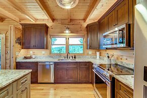 Hot Tub & Game Room: Spacious Nebo Cabin!