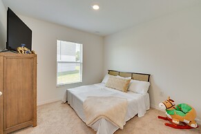Modern Poinciana Retreat: 27 Mi to Disney World!