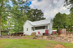 Secluded Lineville Farmhouse: 2 Mi to Lake Wedowee