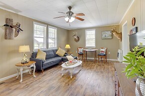 2 Mi to Lake: Lineville Farmhouse w/ Fire Pit