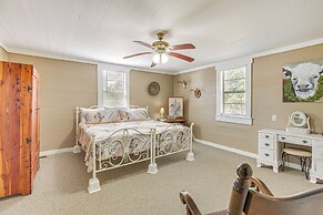 2 Mi to Lake: Lineville Farmhouse w/ Fire Pit