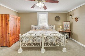 2 Mi to Lake: Lineville Farmhouse w/ Fire Pit