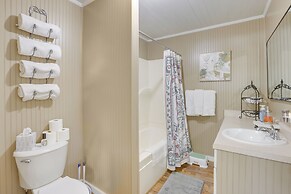 2 Mi to Lake: Lineville Farmhouse w/ Fire Pit