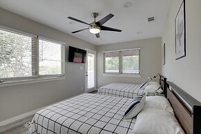 Private Pool & Guest House: Spacious Kemp Home!