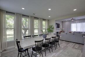 Private Pool & Guest House: Spacious Kemp Home!