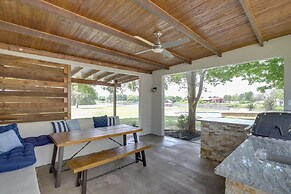 Private Pool & Guest House: Spacious Kemp Home!