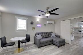 Private Pool & Guest House: Spacious Kemp Home!