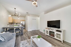 Pool Access: Family-friendly Poinciana Condo!