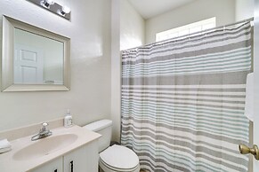 Pool Access: Family-friendly Poinciana Condo!