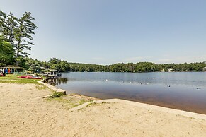 Lakefront Orange Vacation Rental - Pet Friendly!