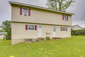 West Virginia Townhome ~ 6 Mi to Fayetteville!