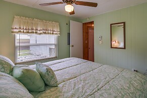 Satsuma Home w/ Fire Pit + Dunns Creek Access!