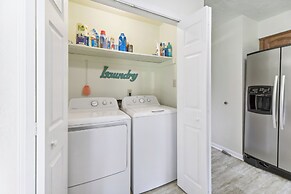 Quaint Jacksonville Getaway Near Camp Lejeune!