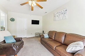 Quaint Jacksonville Getaway Near Camp Lejeune!