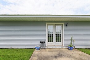 Quaint Jacksonville Getaway Near Camp Lejeune!