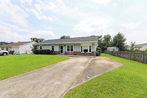 Quaint Jacksonville Getaway Near Camp Lejeune!