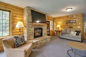 Cozy Frazee Lake Home w/ Hot Tub & Fire Pit!