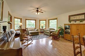 Cozy Frazee Lake Home w/ Hot Tub & Fire Pit!