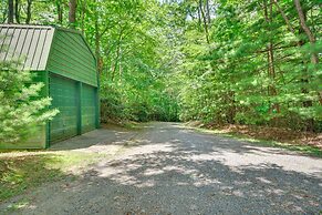 40-acre Ararat Escape: On-site Trails & Mtn Views!