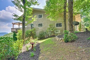 40-acre Ararat Escape: On-site Trails & Mtn Views!