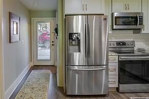 Keowee Key Condo Rental w/ Golf Course View!