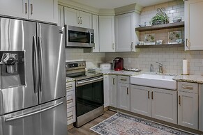 Keowee Key Condo Rental w/ Golf Course View!