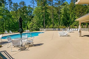 Keowee Key Condo Rental w/ Golf Course View!