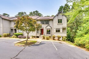 Walk to Lake Keowee: Salem Townhome w/ Deck