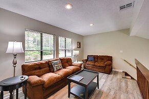 Walk to Lake Keowee: Salem Townhome w/ Deck