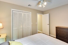 Walk to Lake Keowee: Salem Townhome w/ Deck