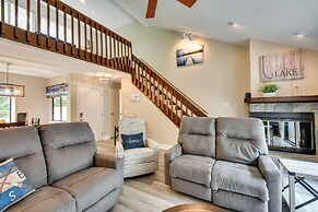 Walk to Lake Keowee: Salem Townhome w/ Deck