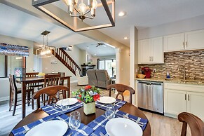 Walk to Lake Keowee: Salem Townhome w/ Deck