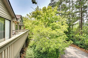 Walk to Lake Keowee: Salem Townhome w/ Deck