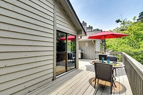 Walk to Lake Keowee: Salem Townhome w/ Deck