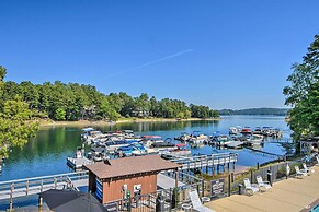 Walk to Lake Keowee: Salem Townhome w/ Deck