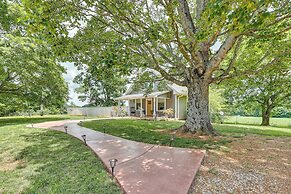 Cozy Tennessee Abode w/ Private Hot Tub & Fire Pit