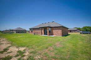 Madill Vacation Rental w/ Grill: Near Lake Texoma!