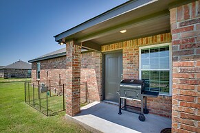 Madill Vacation Rental w/ Grill: Near Lake Texoma!
