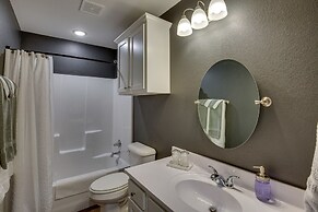 Madill Vacation Rental w/ Grill: Near Lake Texoma!