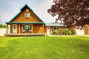 Spirit Lake Home w/ Fenced Yard: 1 Mi to Water!