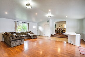 Spirit Lake Home w/ Fenced Yard: 1 Mi to Water!