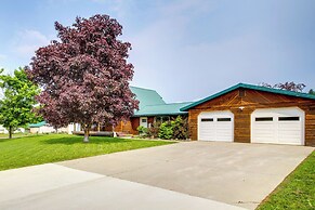 Spirit Lake Home w/ Fenced Yard: 1 Mi to Water!