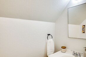 Spirit Lake Home w/ Fenced Yard: 1 Mi to Water!